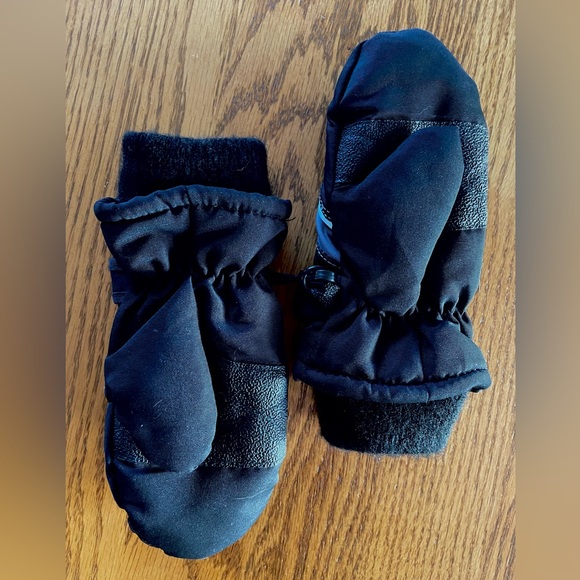 Toddlers size 3 jacket & mitts - Picture 7 of 8